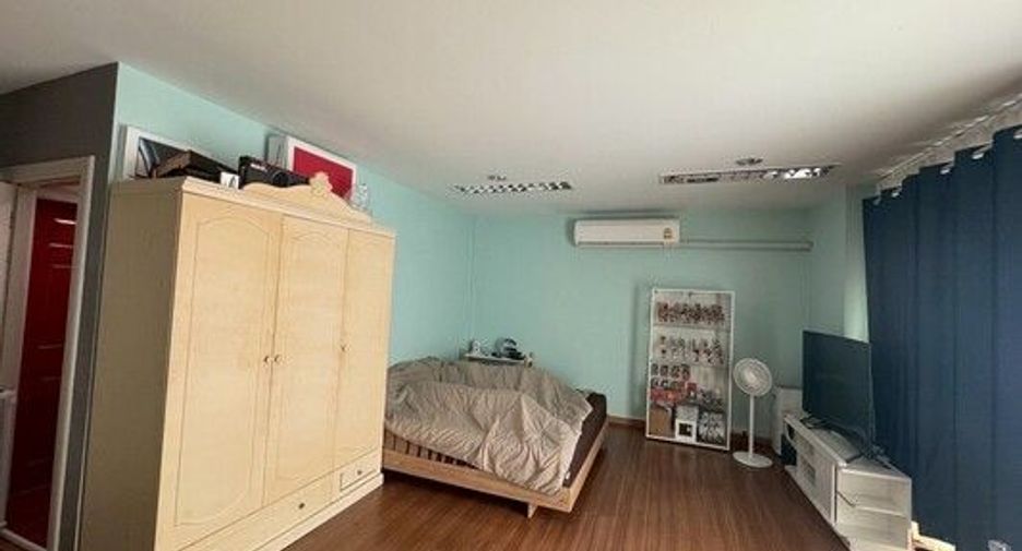 Casa adosada en venta de 3 habitaciones en Chatuchak, Bangkok