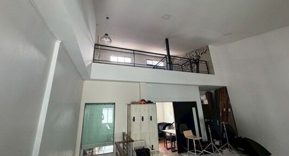Casa adosada en venta de 3 habitaciones en Chatuchak, Bangkok