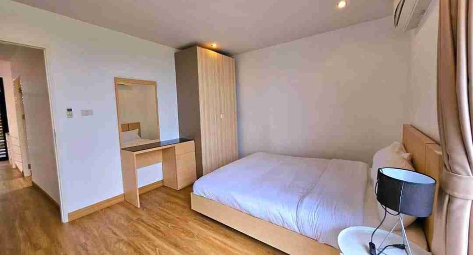 Villa en alquiler y en venta de 4 habitaciones en Mueang Chiang Mai, Chiang Mai
