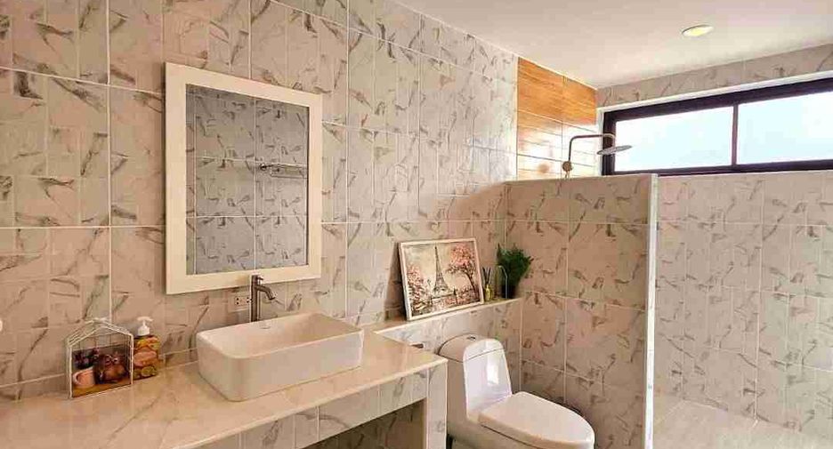 Villa en alquiler y en venta de 4 habitaciones en Mueang Chiang Mai, Chiang Mai