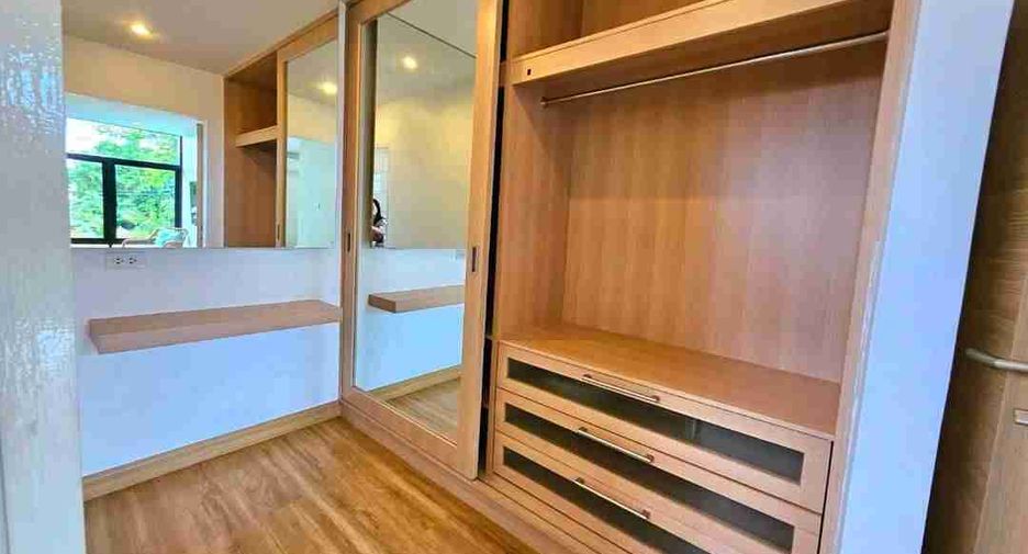 Villa en alquiler y en venta de 4 habitaciones en Mueang Chiang Mai, Chiang Mai