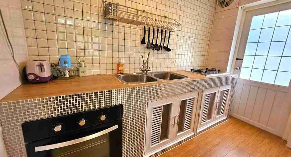 Villa en alquiler y en venta de 4 habitaciones en Mueang Chiang Mai, Chiang Mai