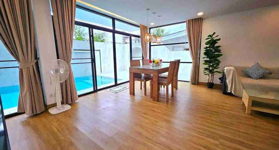 Villa en alquiler y en venta de 4 habitaciones en Mueang Chiang Mai, Chiang Mai
