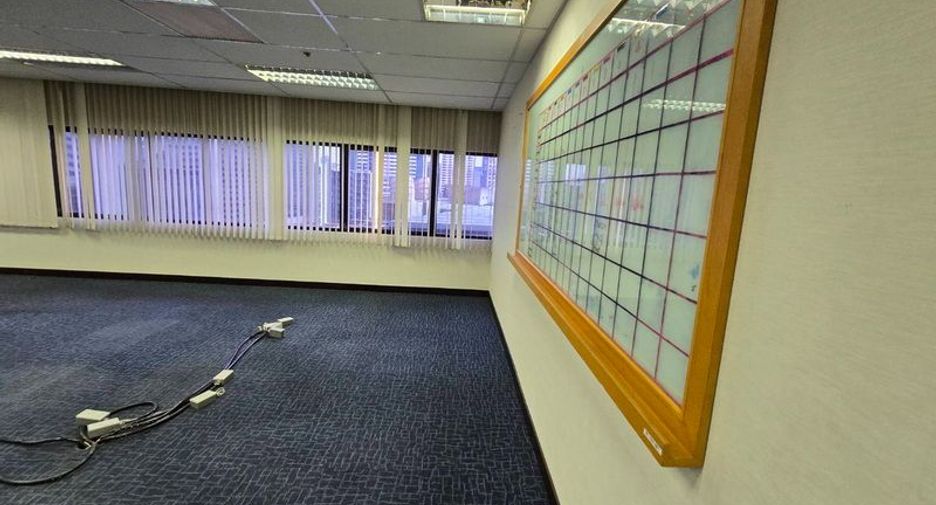 For rent office in Khlong Toei, Bangkok