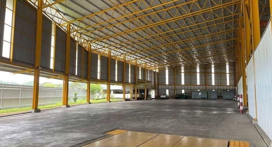 For sale warehouse in Si Racha, Chonburi