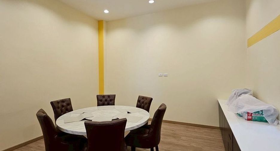 For sale warehouse in Si Racha, Chonburi