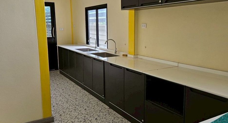 For sale warehouse in Si Racha, Chonburi