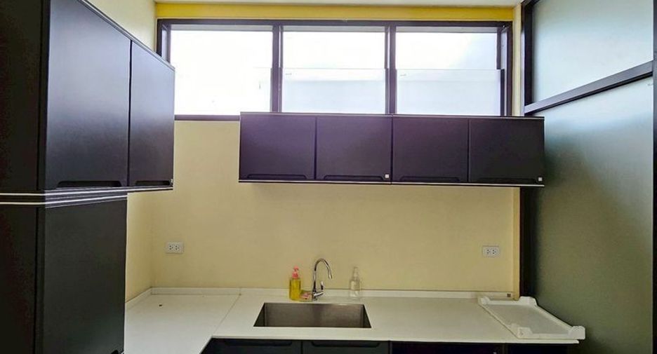 For sale warehouse in Si Racha, Chonburi