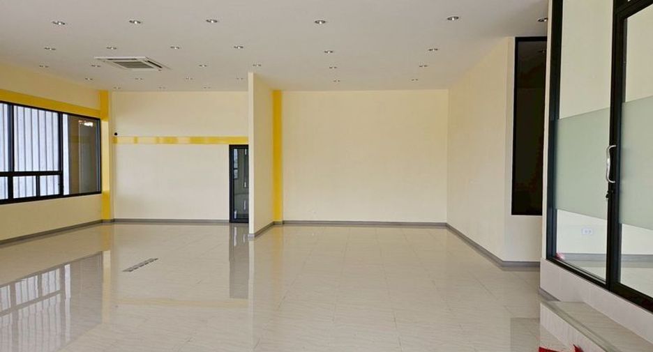 For sale warehouse in Si Racha, Chonburi