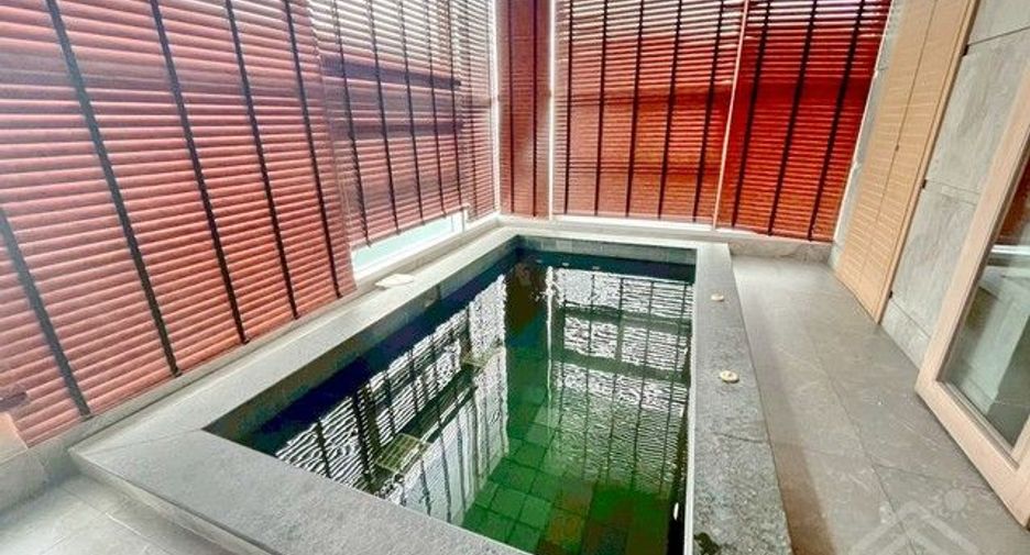 For sale 2 bedrooms condo in Si Racha, Chonburi