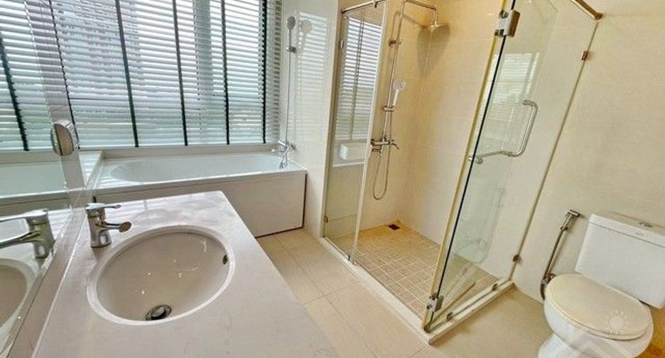 For sale 2 bedrooms condo in Si Racha, Chonburi