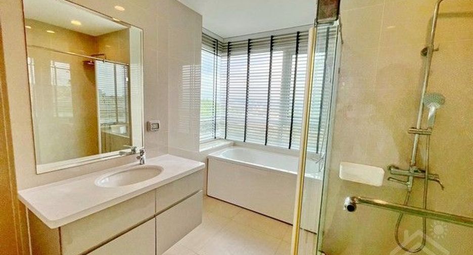 For sale 2 bedrooms condo in Si Racha, Chonburi