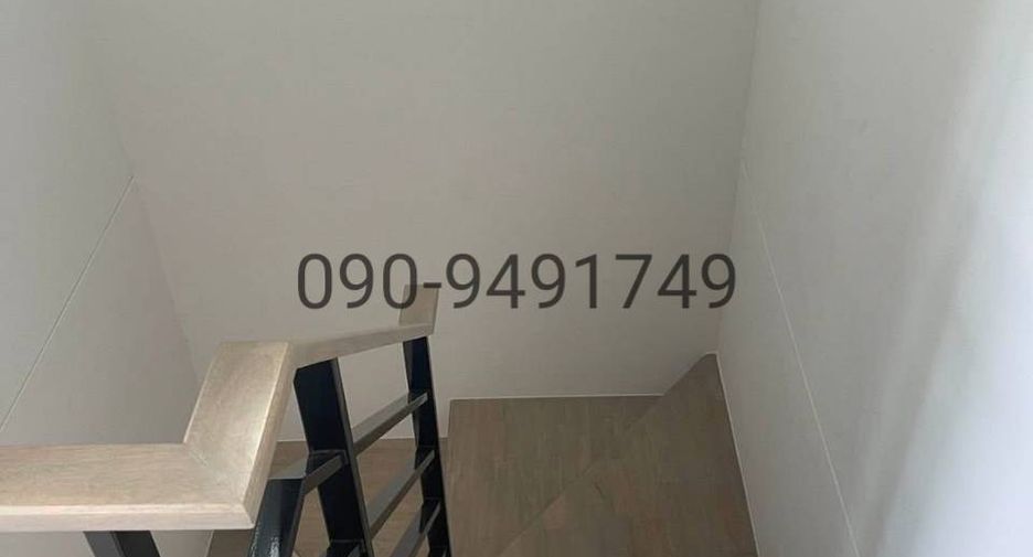 For rent 3 bedrooms townhouse in Lat Krabang, Bangkok
