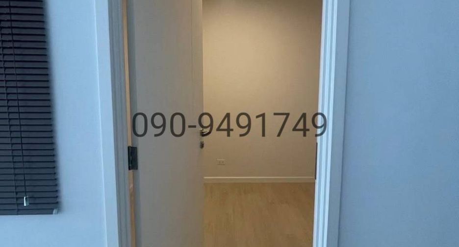 For rent 3 bedrooms townhouse in Lat Krabang, Bangkok