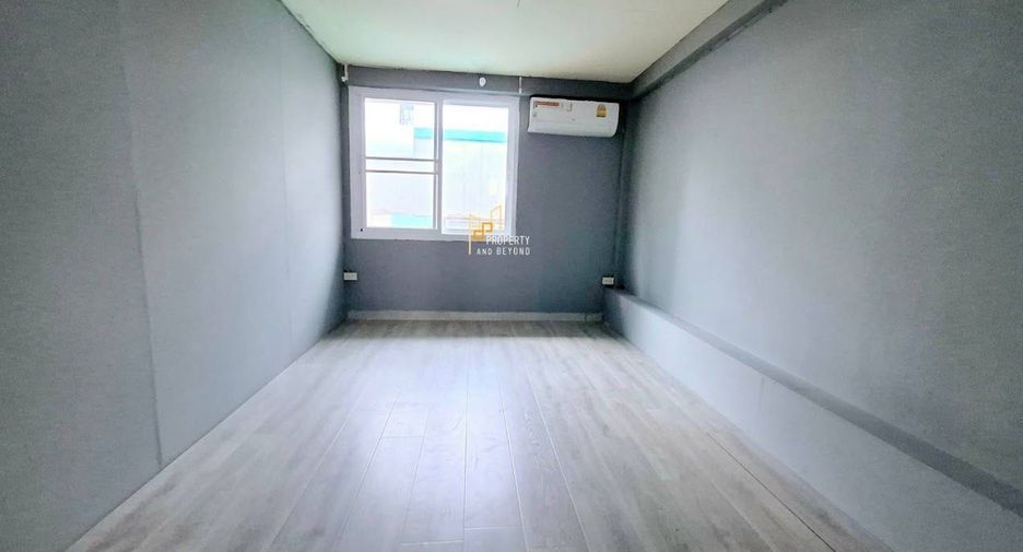 Аренда и продажа 5 спальни таунхаус в Сатхон, Бангкок