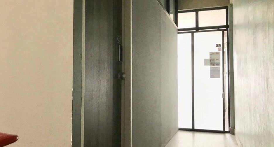 Аренда и продажа 5 спальни таунхаус в Сатхон, Бангкок