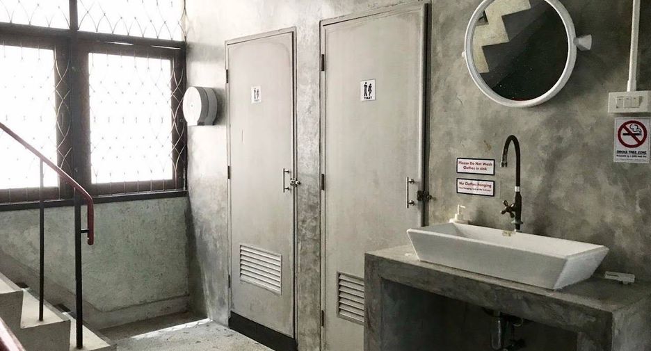 Аренда и продажа 5 спальни таунхаус в Сатхон, Бангкок