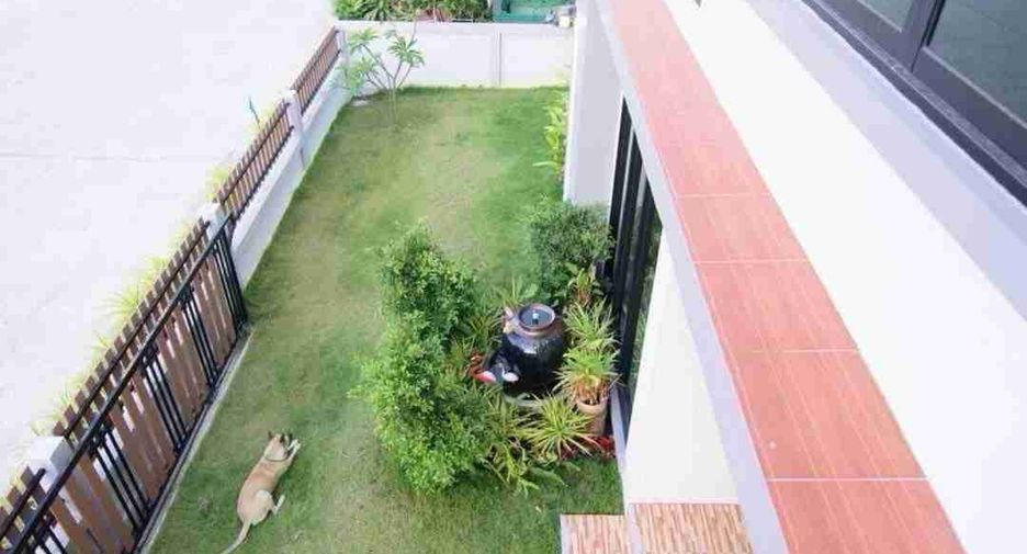 À louer 3 chambres maison à Ban Chang, Rayong