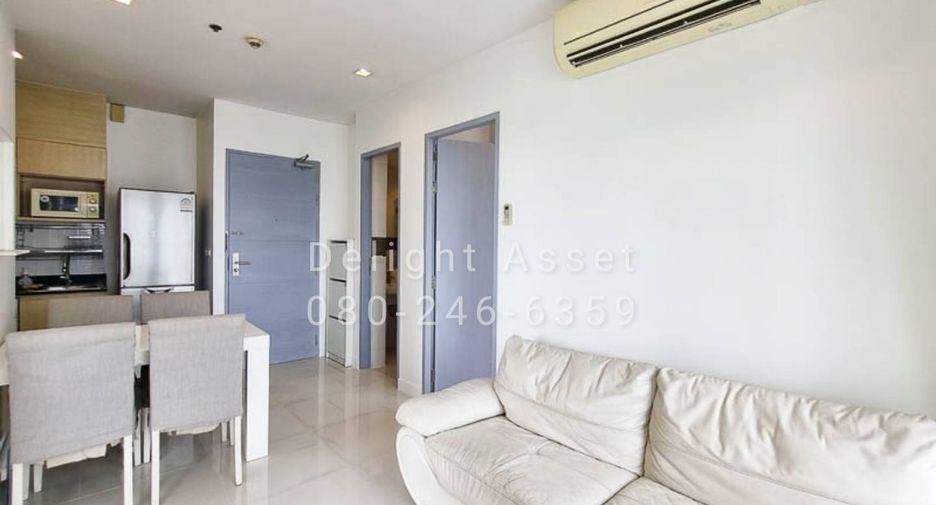 For rent 2 bedrooms condo in Phra Khanong, Bangkok