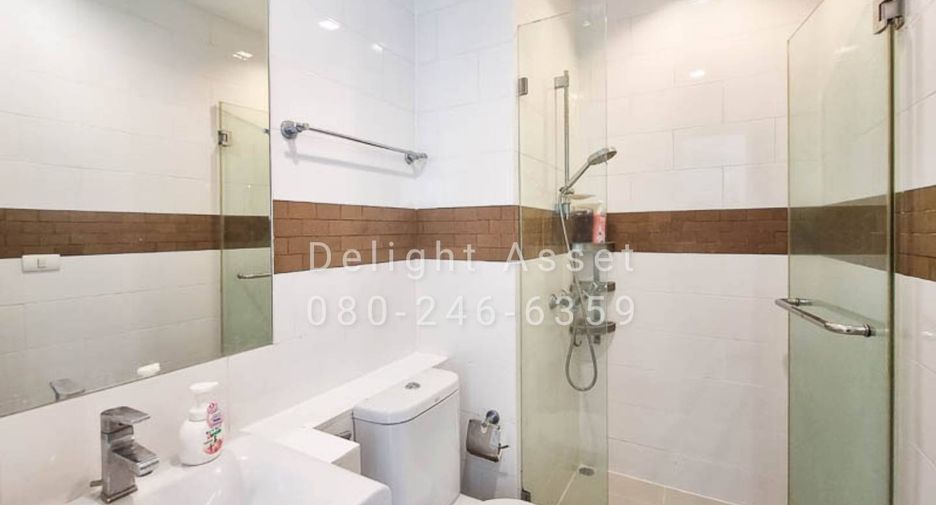 For rent 2 bedrooms condo in Phra Khanong, Bangkok