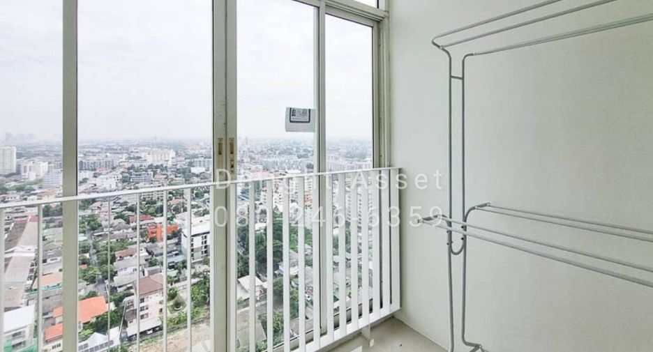 For rent 2 bedrooms condo in Phra Khanong, Bangkok