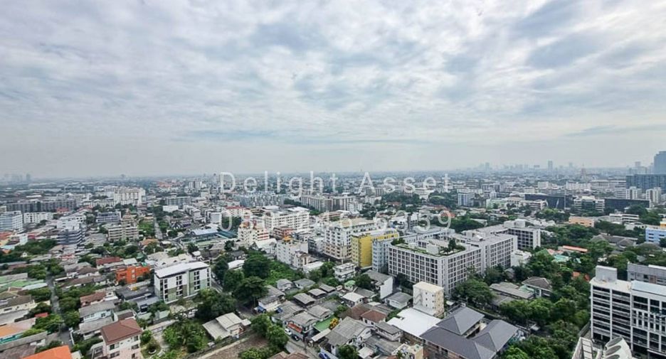 For rent 2 bedrooms condo in Phra Khanong, Bangkok