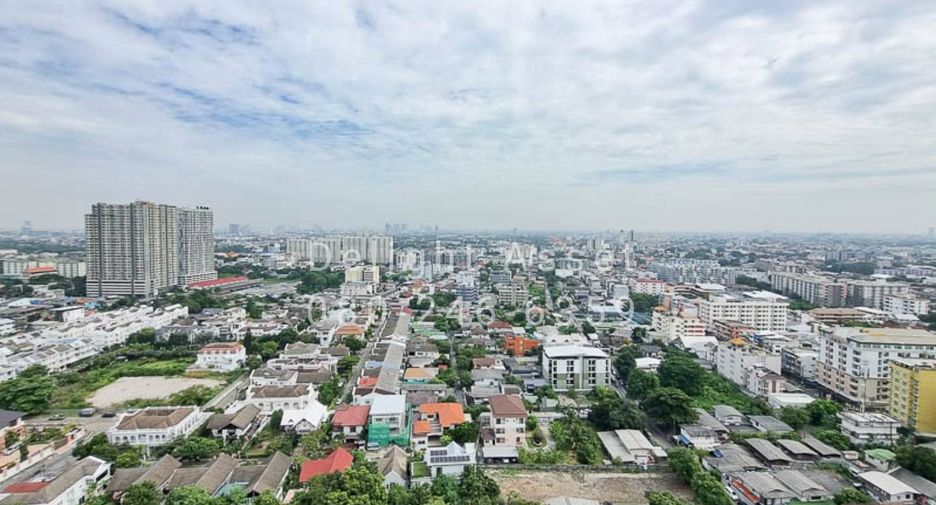 For rent 2 bedrooms condo in Phra Khanong, Bangkok