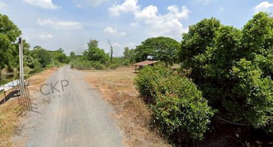 For sale land in Sam Khok, Pathum Thani