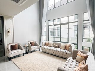 Casa en alquiler y en venta de 5 habitaciones en Bang Phli, Samut Prakan
