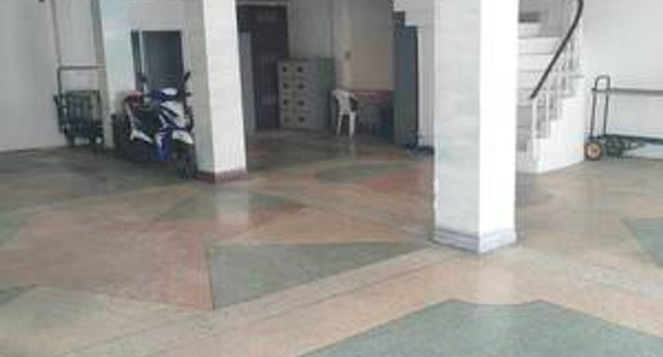 Local comercial en venta de 6 habitaciones en Bang Kapi, Bangkok