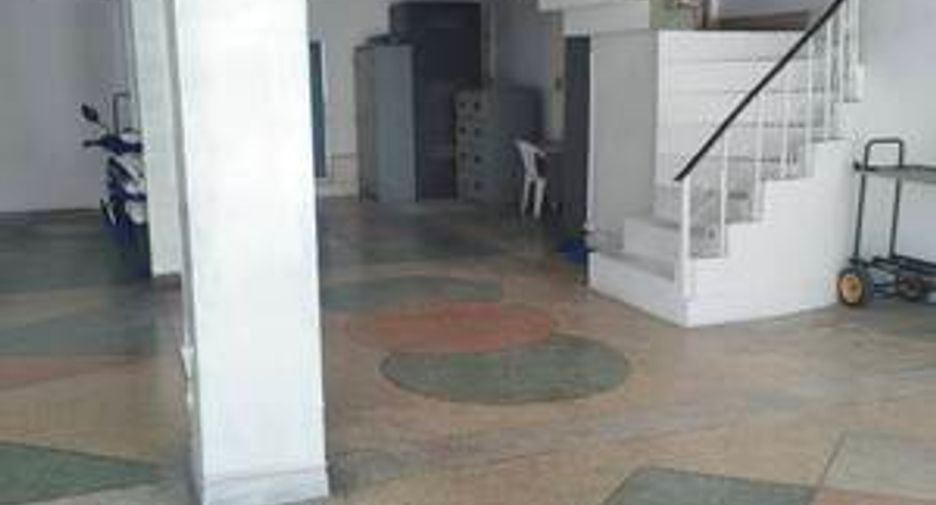 Local comercial en venta de 6 habitaciones en Bang Kapi, Bangkok