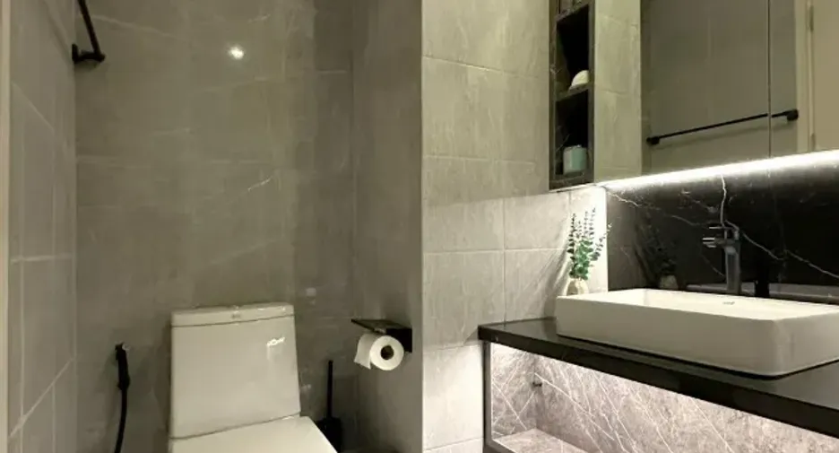 Condo en venta de 2 habitaciones en Phra Khanong, Bangkok