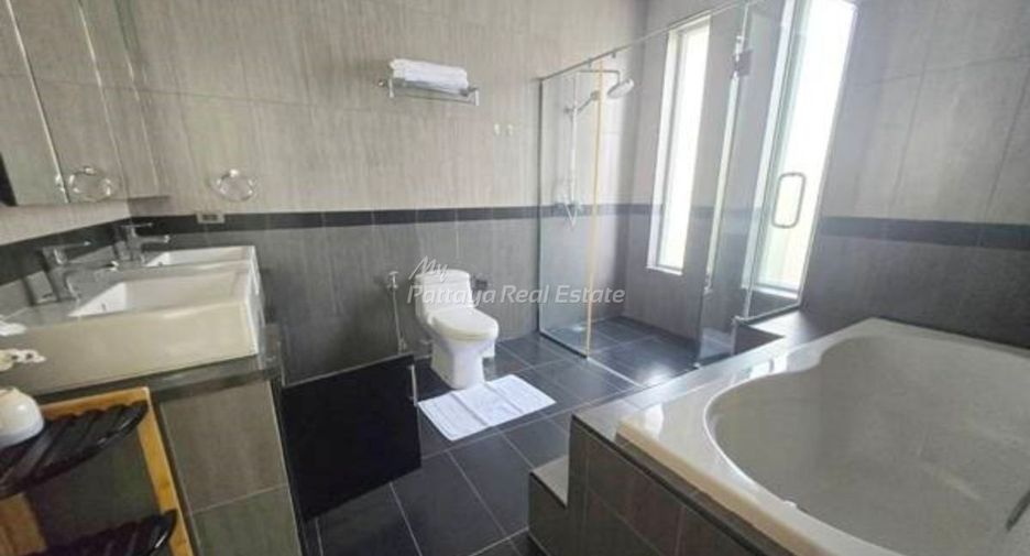 For sale 4 ベッドルーム house in Bang Lamung, Chonburi