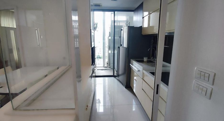 Condo en venta de 2 habitaciones en Phra Khanong, Bangkok