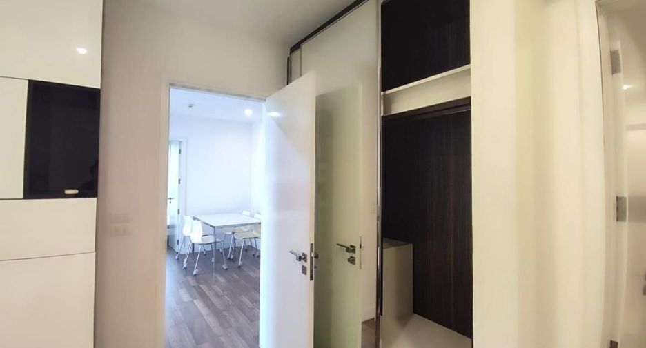 Condo en venta de 2 habitaciones en Phra Khanong, Bangkok