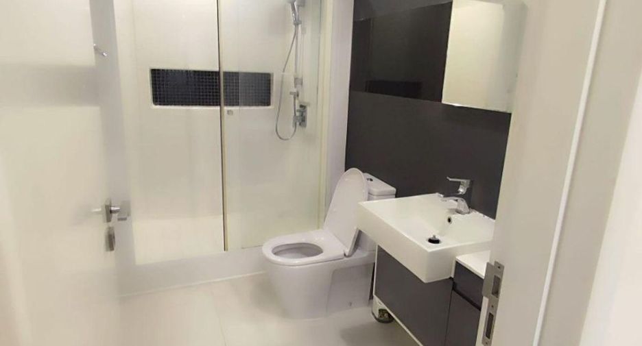 Condo en venta de 2 habitaciones en Phra Khanong, Bangkok