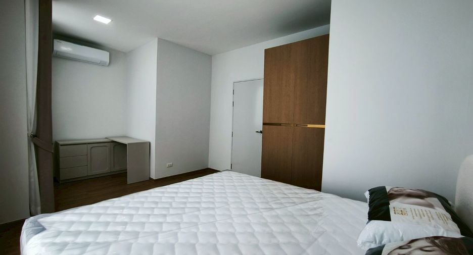 For rent 3 bedrooms townhouse in Bang Phli, Samut Prakan