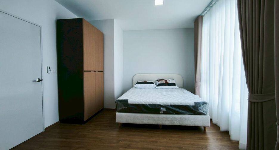 For rent 3 bedrooms townhouse in Bang Phli, Samut Prakan