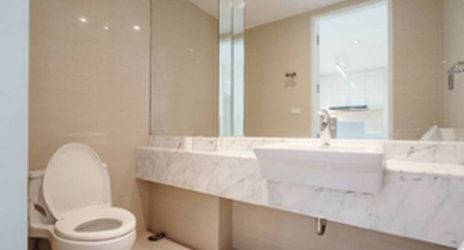 Casa adosada en venta de 4 habitaciones en Watthana, Bangkok