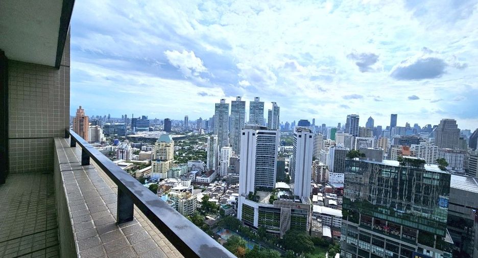 For rent 1 bed serviced apartment in Khlong Toei, Bangkok