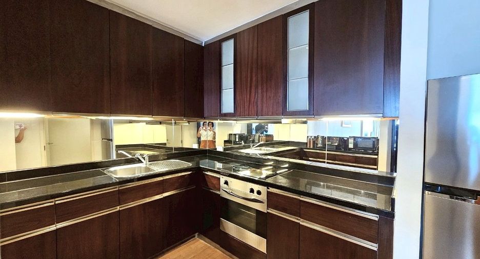 For rent 1 bed serviced apartment in Khlong Toei, Bangkok