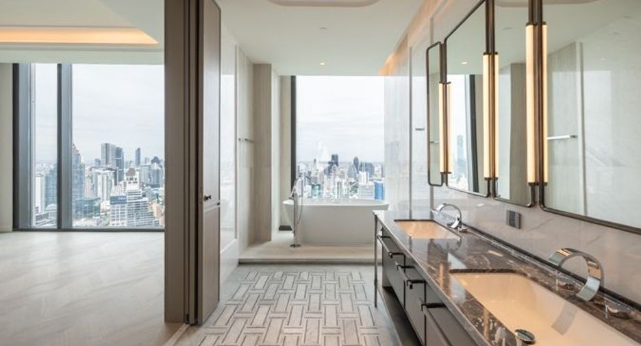 For sale 3 bedrooms condo in Sathon, Bangkok