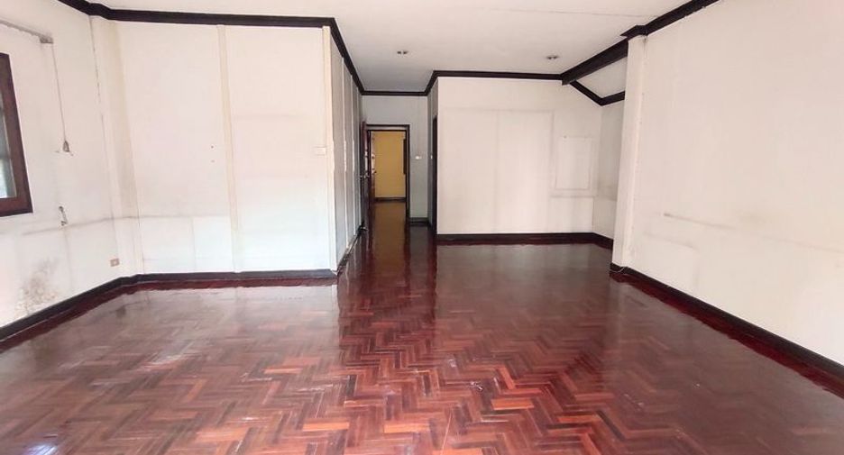 ขาย 3 ห้องนอน บ้านเดี่ยว ใน วัฒนา, กรุงเทพฯ