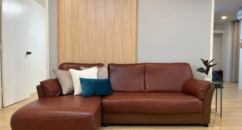 For rent 2 bedrooms condo in Pathum Wan, Bangkok