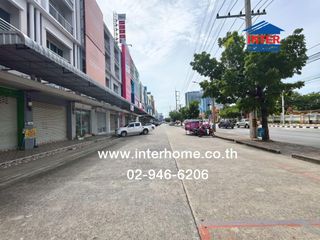 For sale 4 bed retail Space in Lam Luk Ka, Pathum Thani