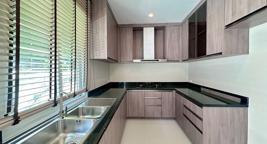 For sale 5 ベッドルーム house in Prawet, Bangkok