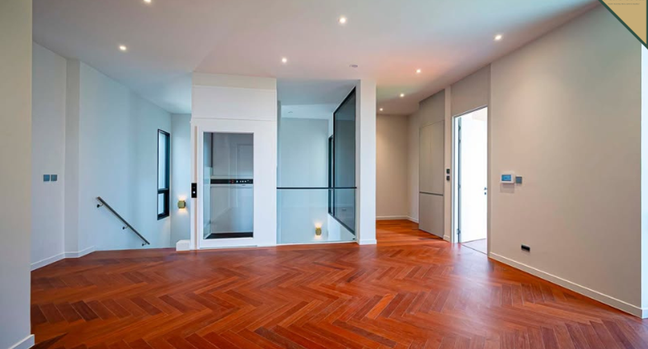 For sale 5 bedrooms house in Suan Luang, Bangkok