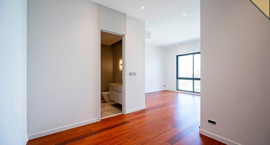 For sale 5 bedrooms house in Suan Luang, Bangkok