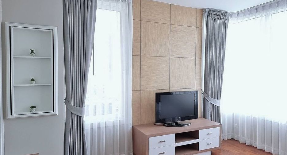 For rent 1 bed house in Khlong Toei, Bangkok
