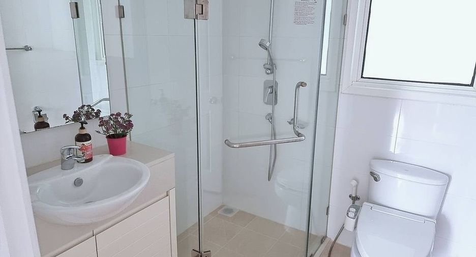 For rent 1 bed house in Khlong Toei, Bangkok